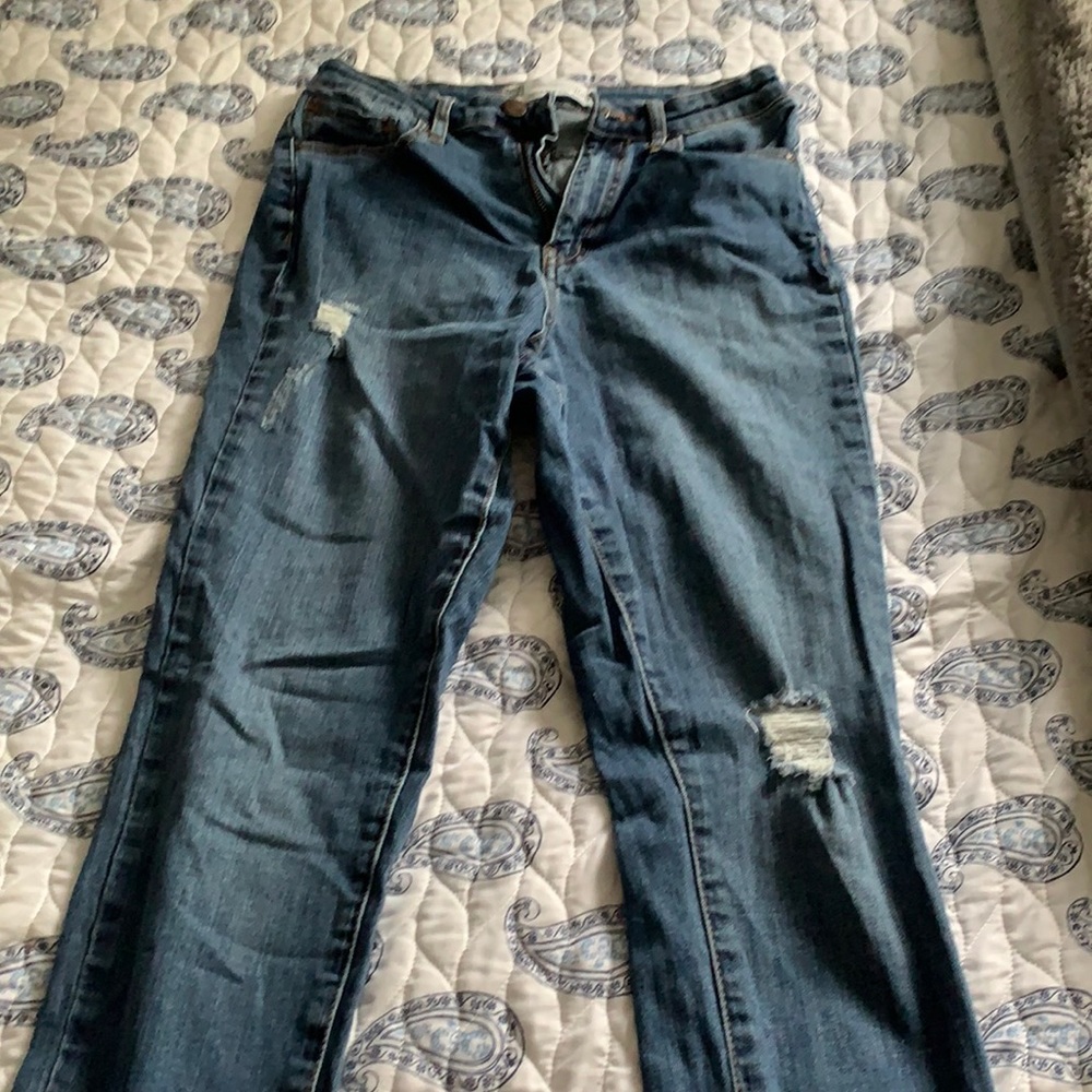 Medium wash skinny jeans